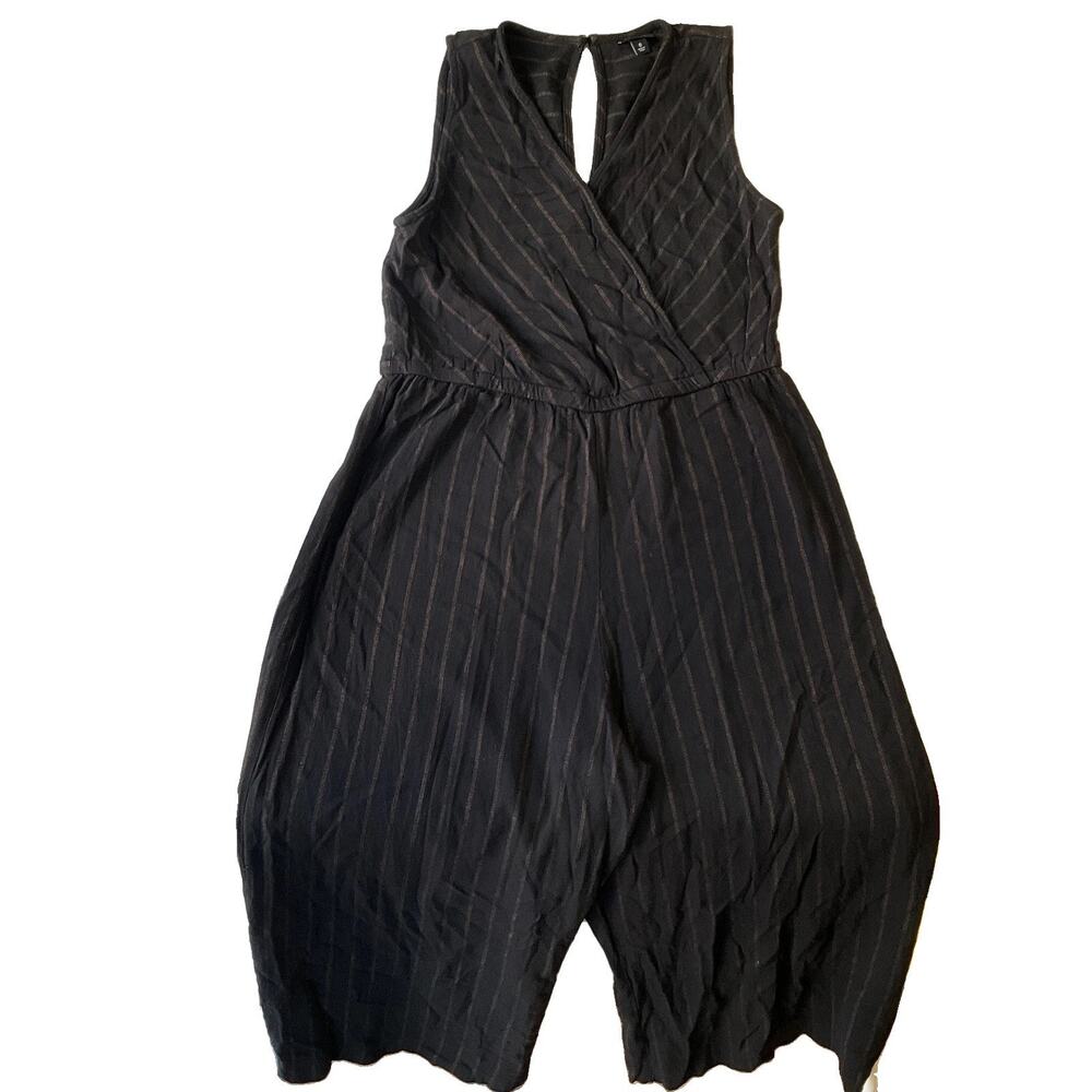 Torrid Women Jumpsuit 0 Black Striped Sleeveless 22" Inseam Stretch Pull On